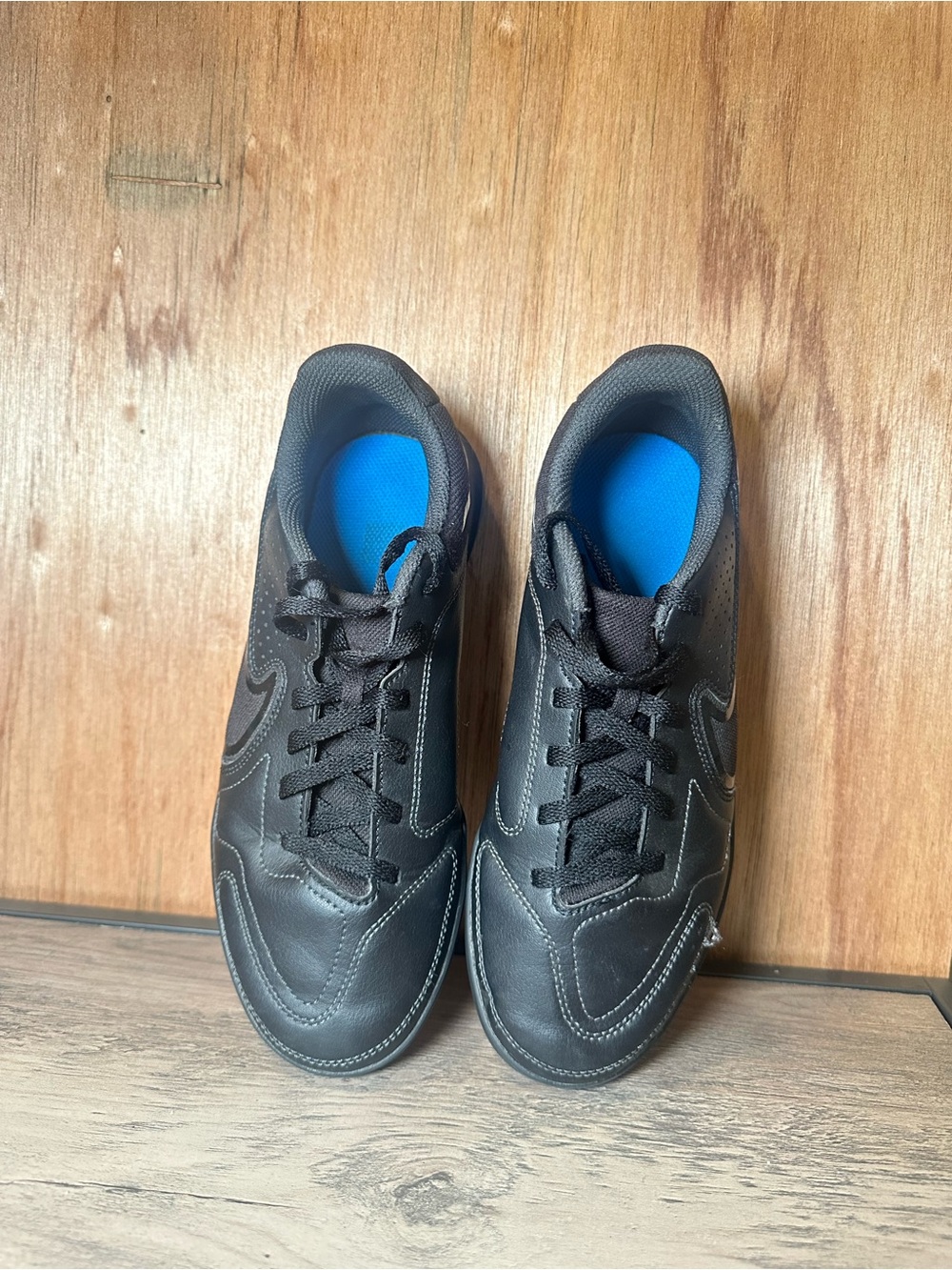 Nike Jr Tiempo Legend 9 Club IC Indoor Soccer Shoes Black Blue 5.5Y DA1332-001